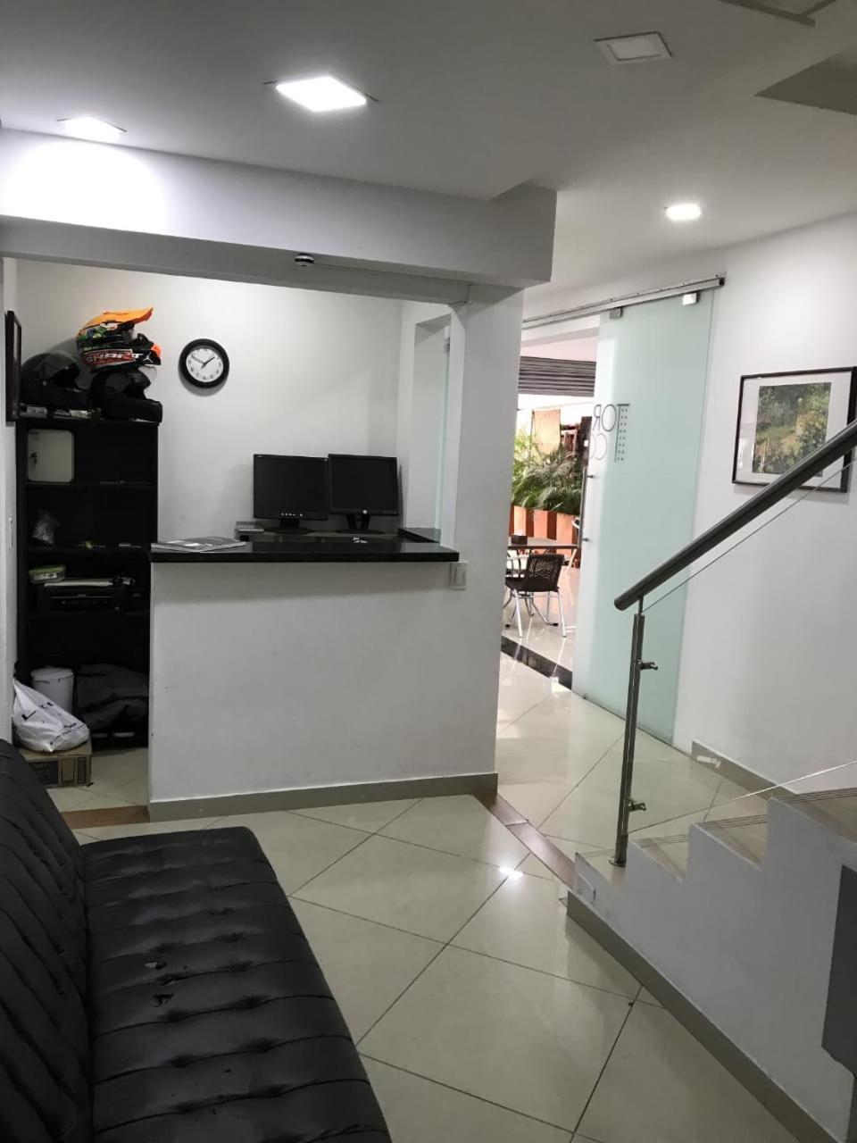 Apartaestudios Laureles Медельїн Екстер'єр фото